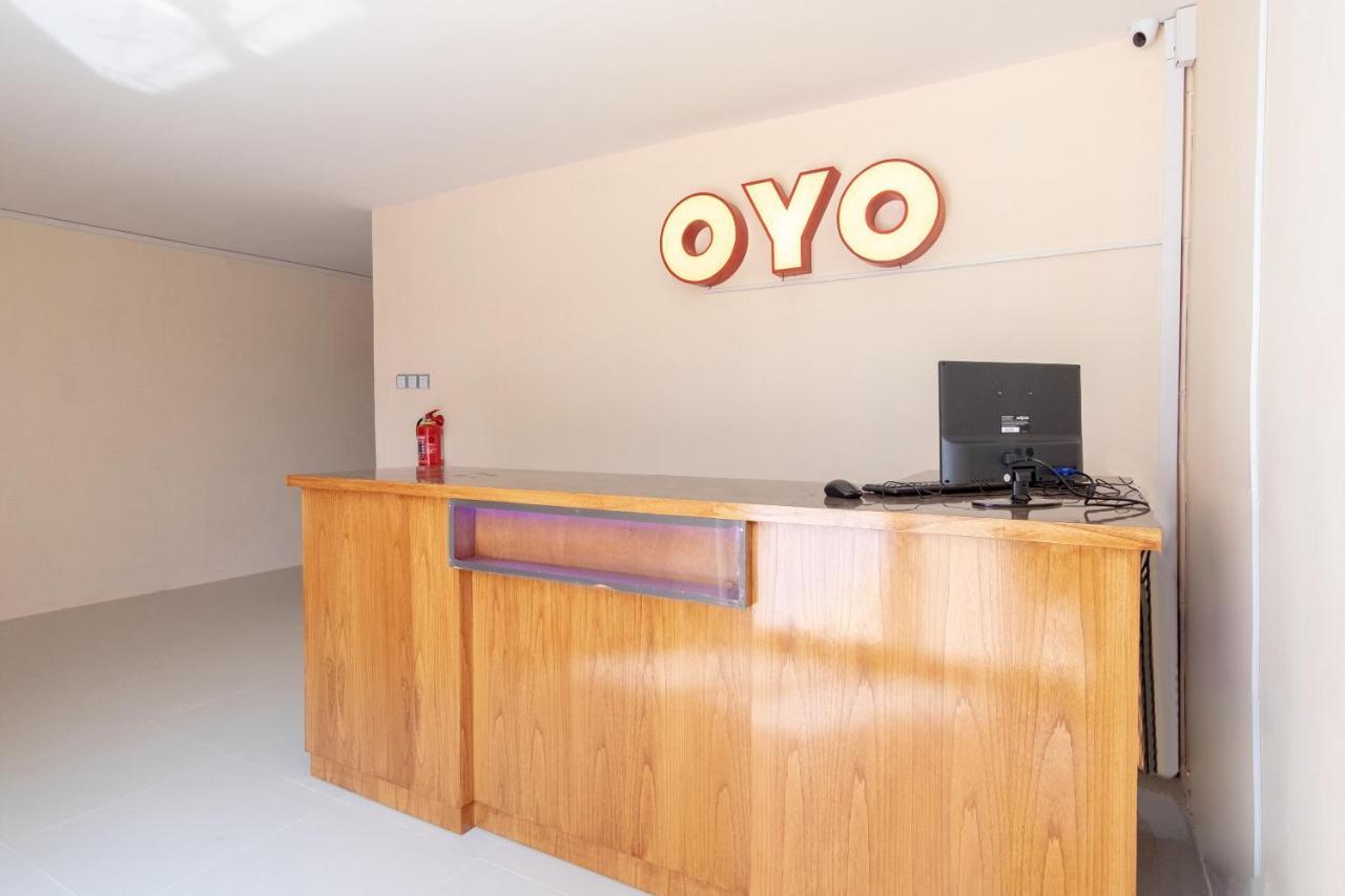 Oyo 2895 Paranginan Residence Medan Exteriör bild