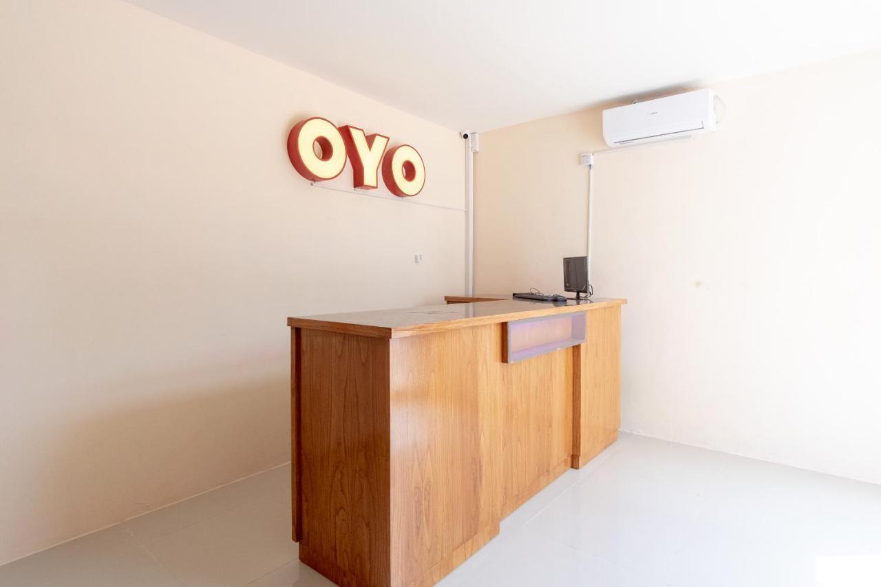 Oyo 2895 Paranginan Residence Medan Exteriör bild