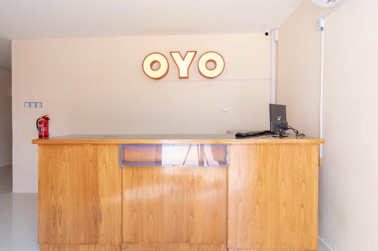 Oyo 2895 Paranginan Residence Medan Exteriör bild